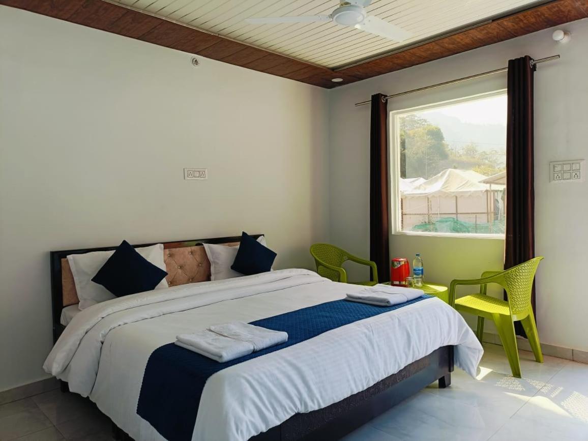 The Waterfront Resort Rishikesh Exterior photo