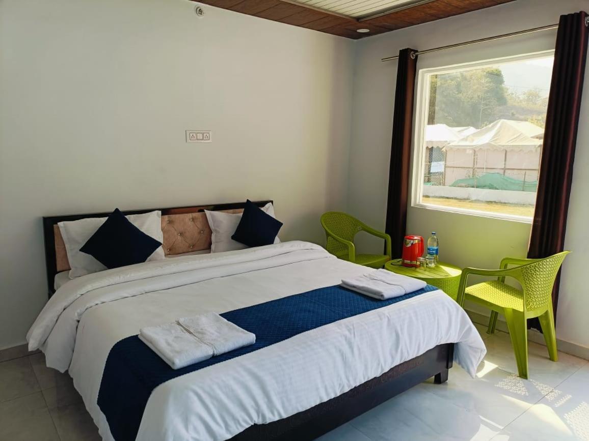 The Waterfront Resort Rishikesh Exterior photo